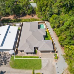 2 Anchor Close, Trinity Beach, QLD 4879 AUS