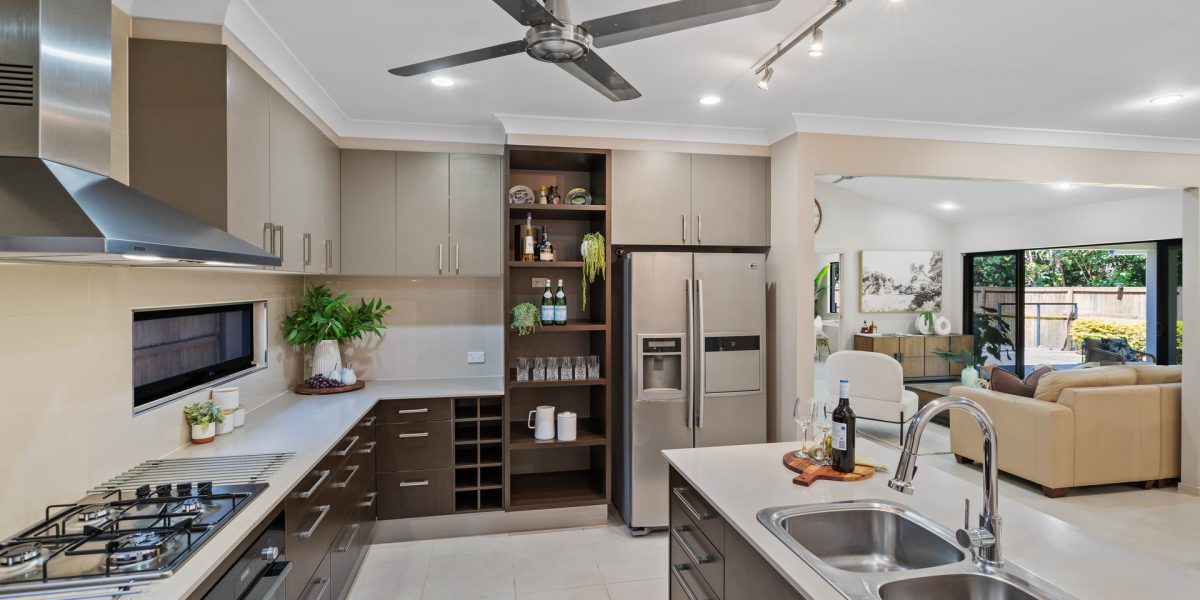 2 Anchor Close, Trinity Beach, QLD 4879 AUS