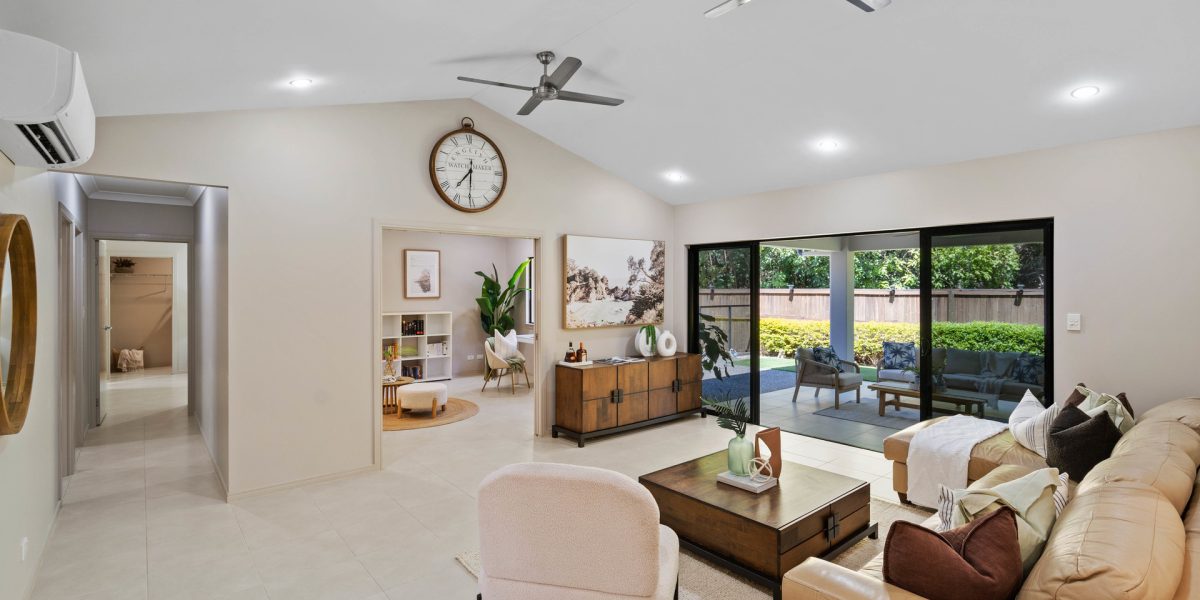 2 Anchor Close, Trinity Beach, QLD 4879 AUS