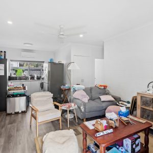 14 Ingham Court, Mooroobool, QLD 4870 AUS