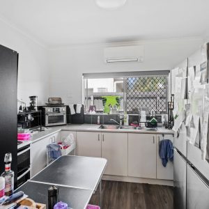 14 Ingham Court, Mooroobool, QLD 4870 AUS