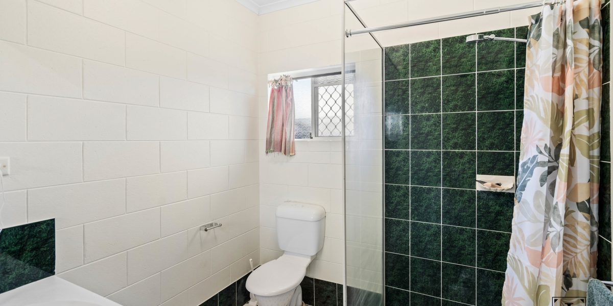 14 Ingham Court, Mooroobool, QLD 4870 AUS