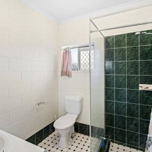 14 Ingham Court, Mooroobool, QLD 4870 AUS