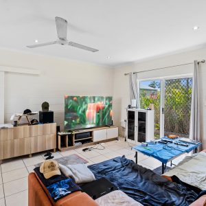 14 Ingham Court, Mooroobool, QLD 4870 AUS