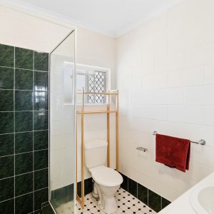 14 Ingham Court, Mooroobool, QLD 4870 AUS