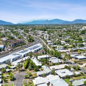 14 Ingham Court, Mooroobool, QLD 4870 AUS
