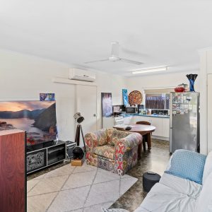 14 Ingham Court, Mooroobool, QLD 4870 AUS