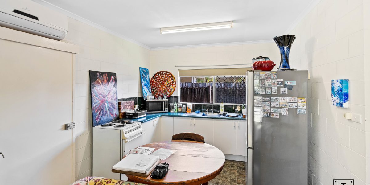 14 Ingham Court, Mooroobool, QLD 4870 AUS