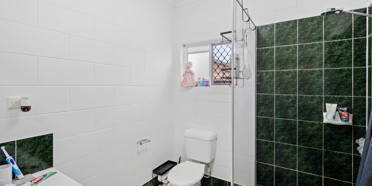 14 Ingham Court, Mooroobool, QLD 4870 AUS