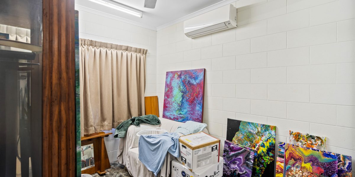 14 Ingham Court, Mooroobool, QLD 4870 AUS