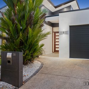 28 Fossilbrook Bend, Trinity Park, QLD 4879 AUS
