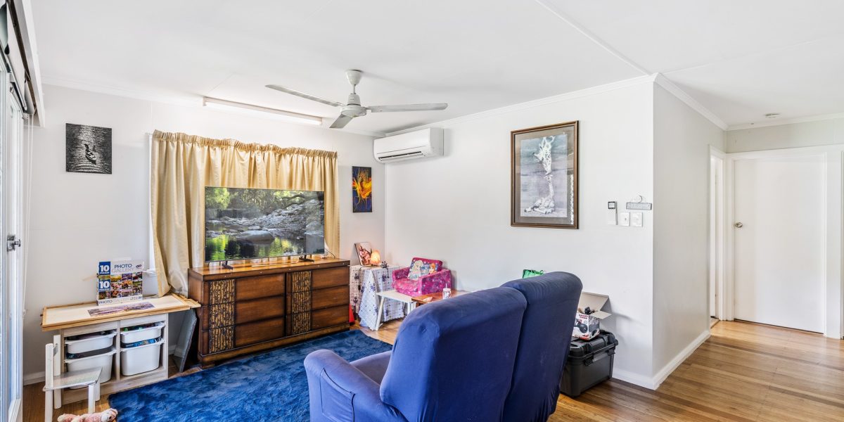 1/112 Swallow Street, Mooroobool, QLD 4870 AUS