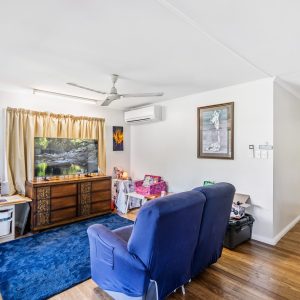 1/112 Swallow Street, Mooroobool, QLD 4870 AUS