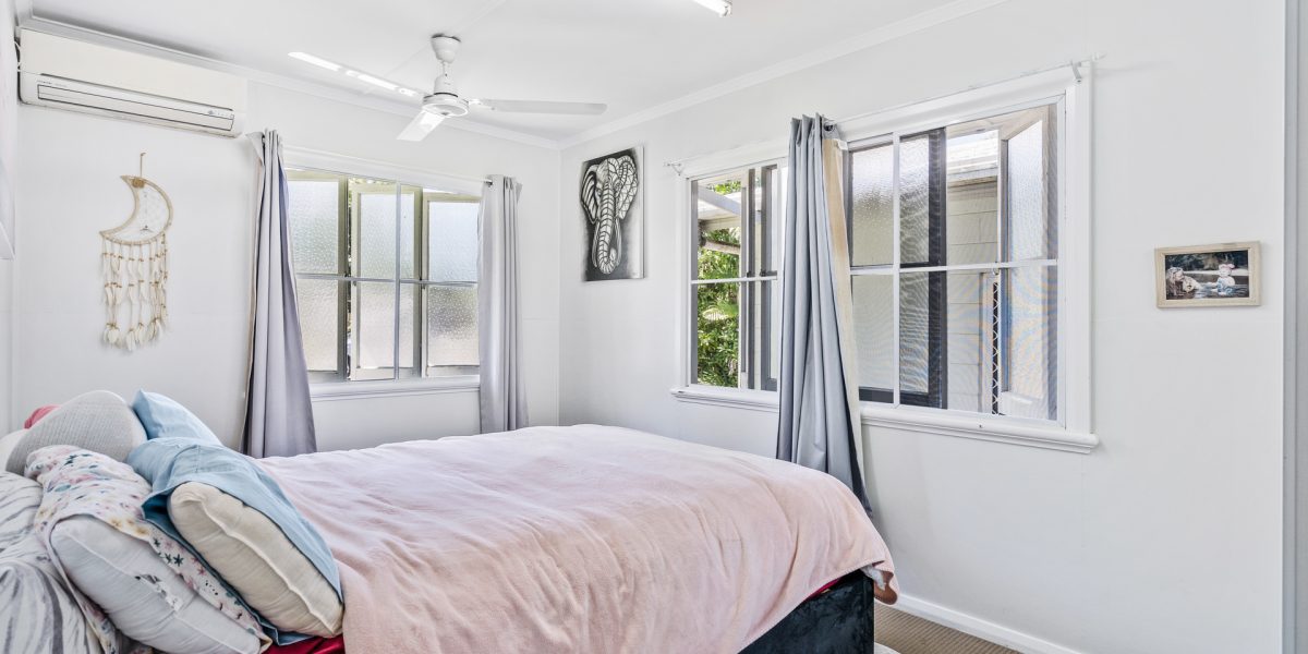 1/112 Swallow Street, Mooroobool, QLD 4870 AUS