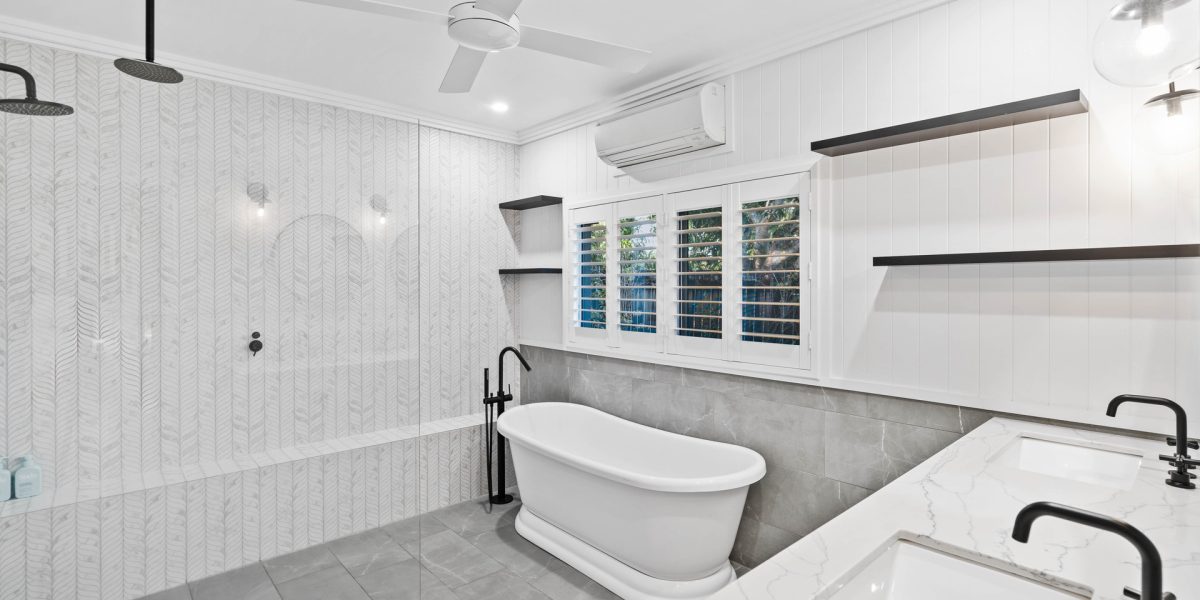 12 Baines Street, Clifton Beach, QLD 4879 AUS