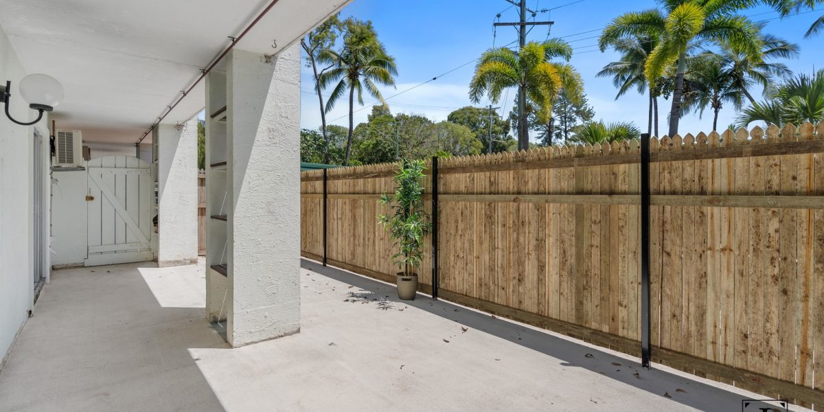 2/102-104 Wistaria Street, Holloways Beach, QLD 4878 AUS