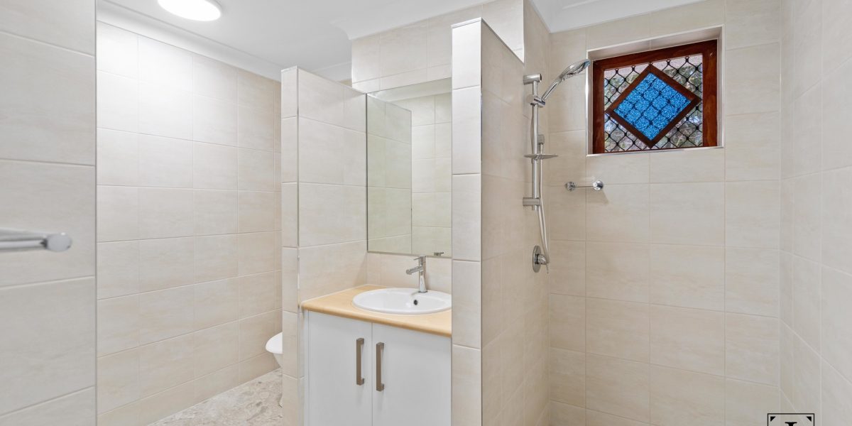 2/102-104 Wistaria Street, Holloways Beach, QLD 4878 AUS