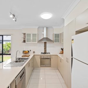 11 Como Close, Kewarra Beach, QLD 4879 AUS