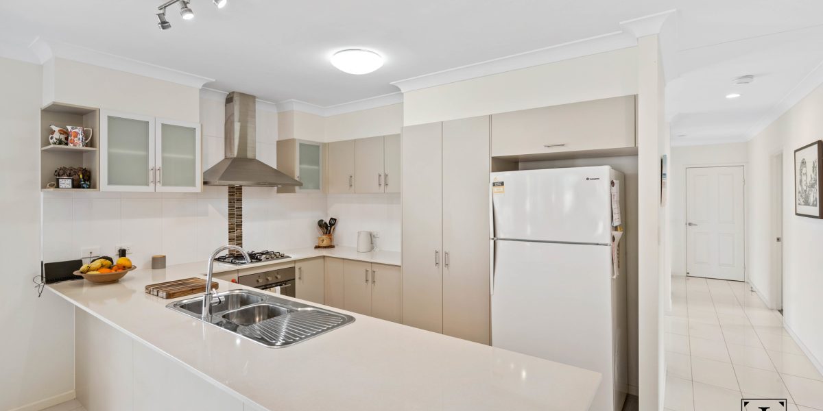 11 Como Close, Kewarra Beach, QLD 4879 AUS