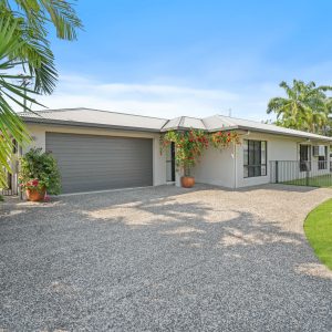 11 Como Close, Kewarra Beach, QLD 4879 AUS