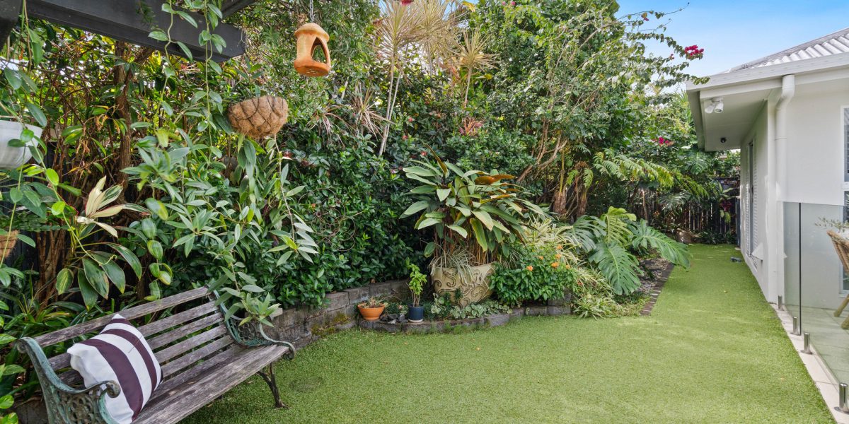 4 Billingai Close, Palm Cove, QLD 4879 AUS