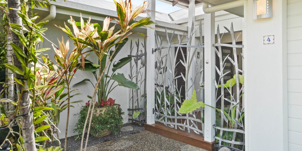 4 Billingai Close, Palm Cove, QLD 4879 AUS