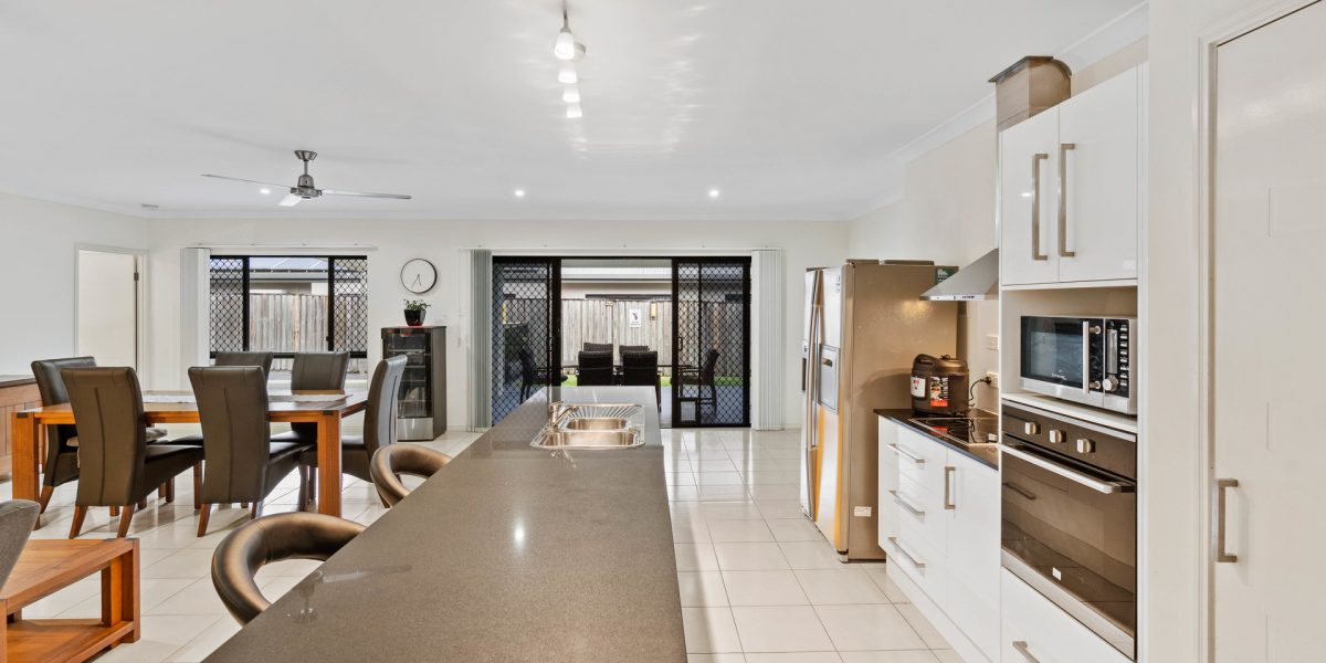 106 Roberts Drive, Trinity Beach, QLD 4879 AUS