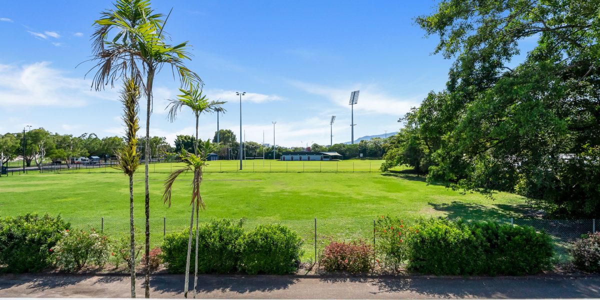 4/10-12 Joan Street, Bungalow, QLD 4870 AUS