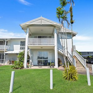 4/10-12 Joan Street, Bungalow, QLD 4870 AUS