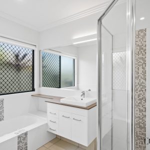 6 Bushlark Place, Smithfield, QLD 4878 AUS