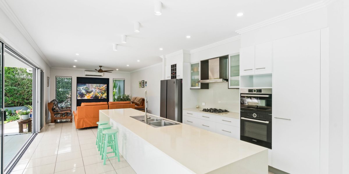 6 Bushlark Place, Smithfield, QLD 4878 AUS