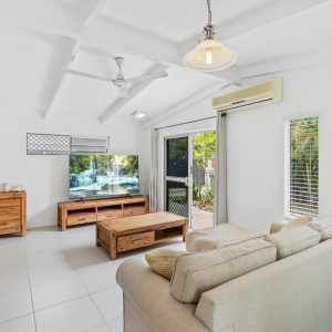 2/18 Jacaranda Street, Holloways Beach, QLD 4878 AUS
