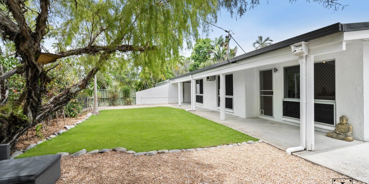 2/18 Jacaranda Street, Holloways Beach, QLD 4878 AUS