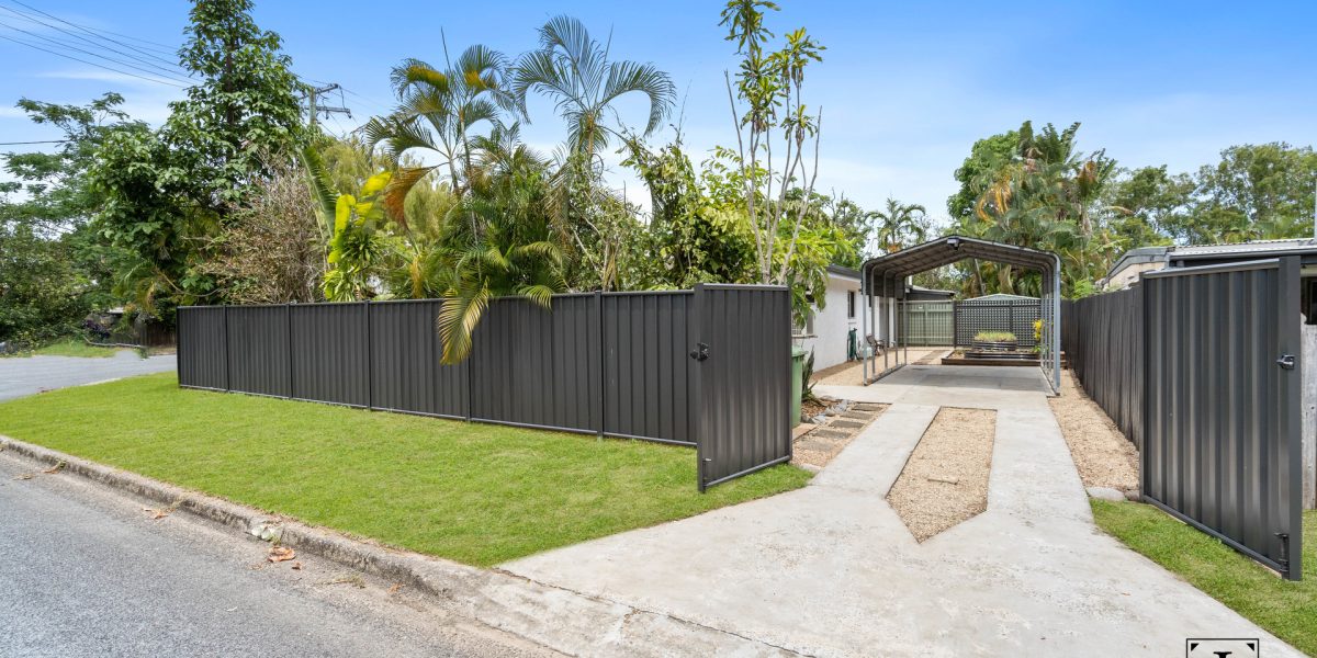 2/18 Jacaranda Street, Holloways Beach, QLD 4878 AUS