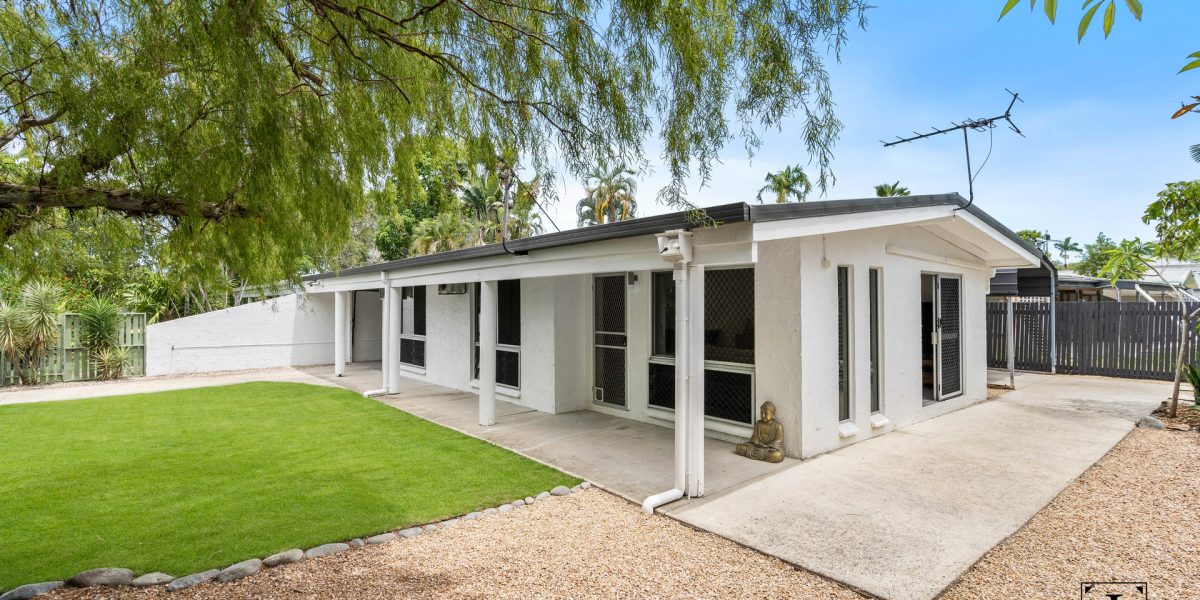 2/18 Jacaranda Street, Holloways Beach, QLD 4878 AUS