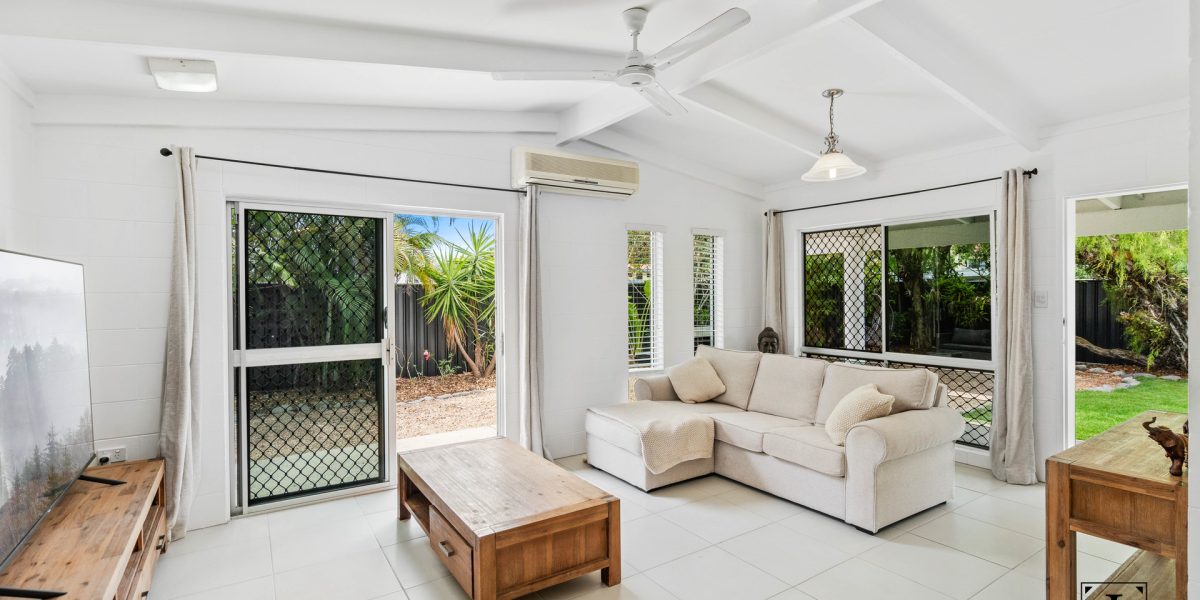 2/18 Jacaranda Street, Holloways Beach, QLD 4878 AUS
