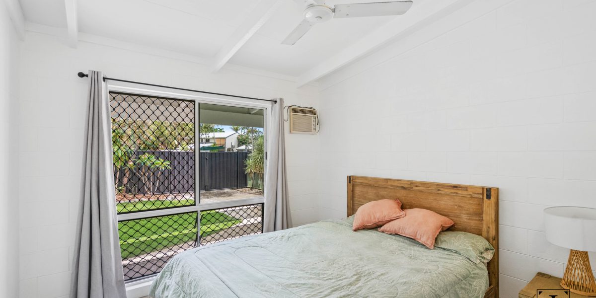 2/18 Jacaranda Street, Holloways Beach, QLD 4878 AUS