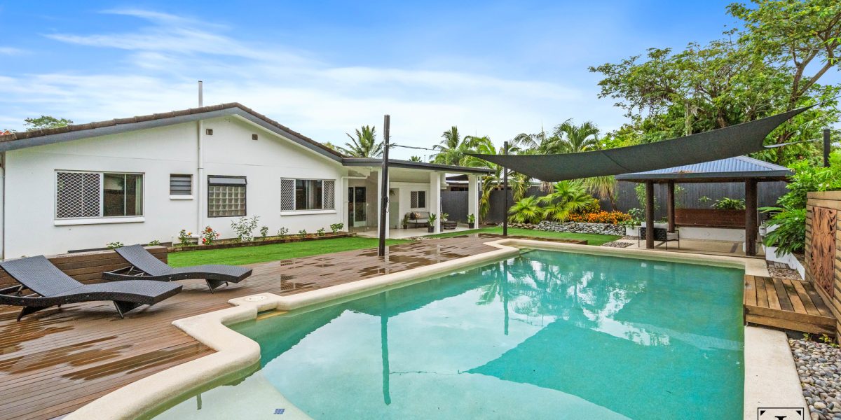 9 Zamia Street, Holloways Beach, QLD 4878 AUS