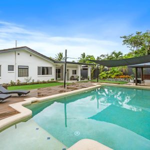 9 Zamia Street, Holloways Beach, QLD 4878 AUS