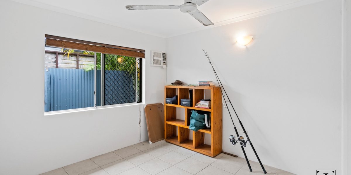 9 Zamia Street, Holloways Beach, QLD 4878 AUS