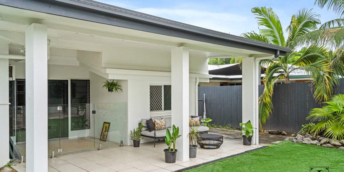 9 Zamia Street, Holloways Beach, QLD 4878 AUS