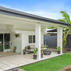 9 Zamia Street, Holloways Beach, QLD 4878 AUS