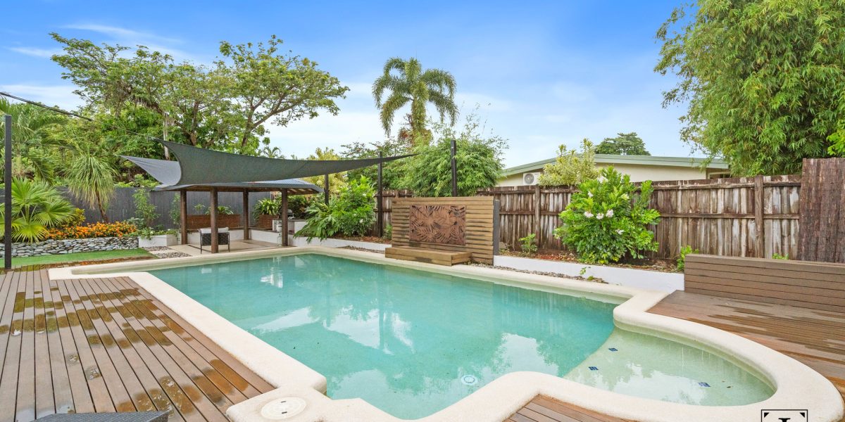 9 Zamia Street, Holloways Beach, QLD 4878 AUS