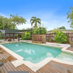 9 Zamia Street, Holloways Beach, QLD 4878 AUS