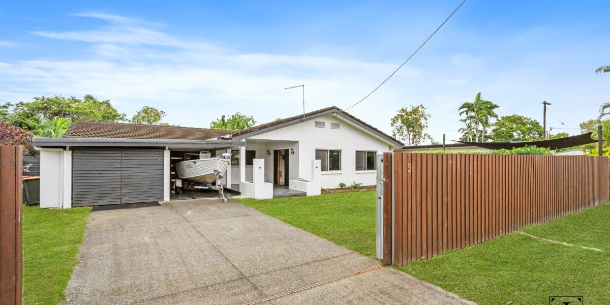 9 Zamia Street, Holloways Beach, QLD 4878 AUS