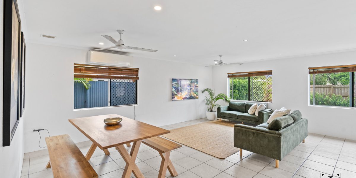 9 Zamia Street, Holloways Beach, QLD 4878 AUS