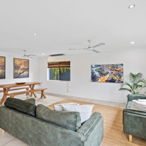 9 Zamia Street, Holloways Beach, QLD 4878 AUS