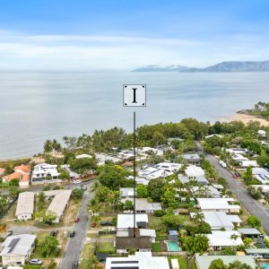 9 Zamia Street, Holloways Beach, QLD 4878 AUS