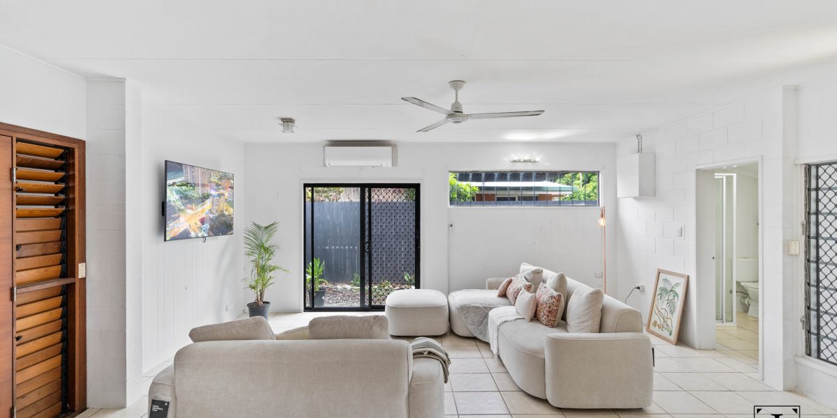 9 Zamia Street, Holloways Beach, QLD 4878 AUS