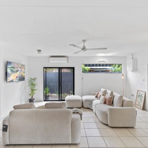 9 Zamia Street, Holloways Beach, QLD 4878 AUS